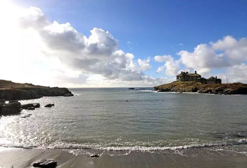 Angorfa   Trearddur Bay