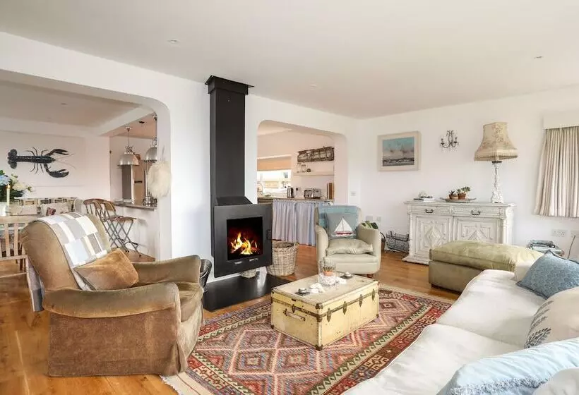 Angorfa   Trearddur Bay