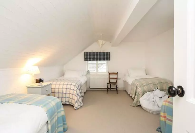 Angorfa   Trearddur Bay