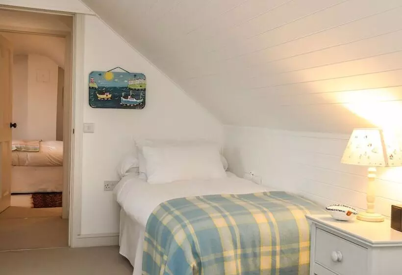 Angorfa   Trearddur Bay