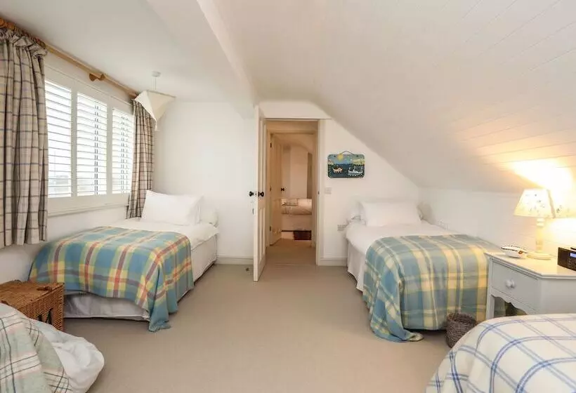 Angorfa   Trearddur Bay