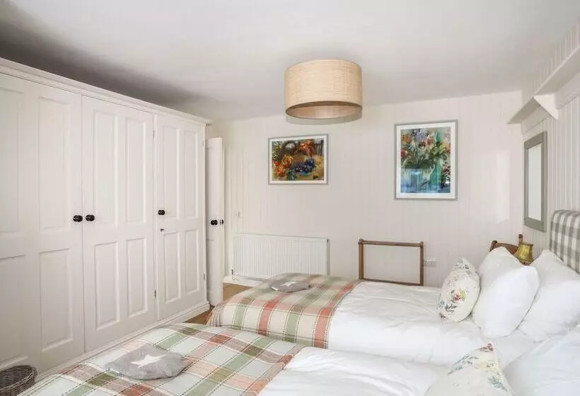 Angorfa   Trearddur Bay