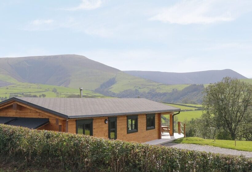 Bryn Eiddon Log Cabin