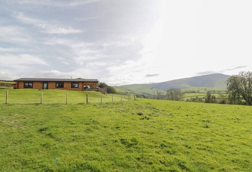 Bryn Eiddon Log Cabin
