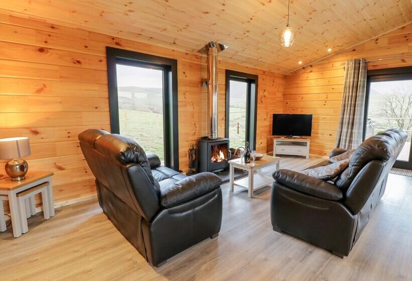 Bryn Eiddon Log Cabin