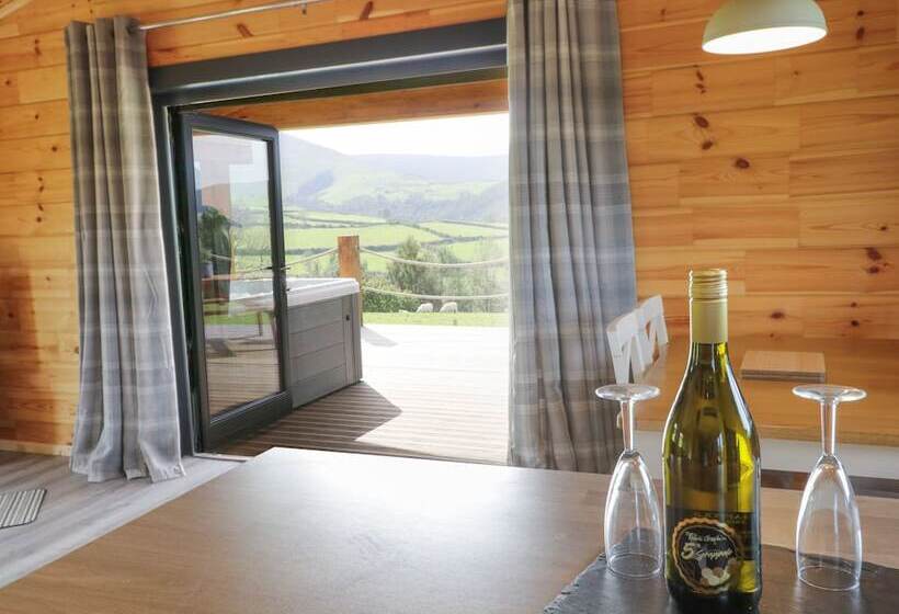 Bryn Eiddon Log Cabin