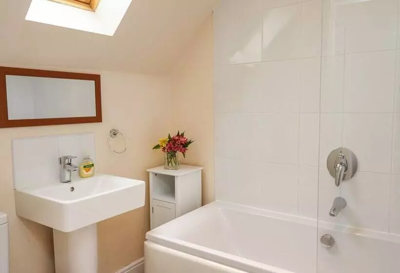 Sleeper Cottage