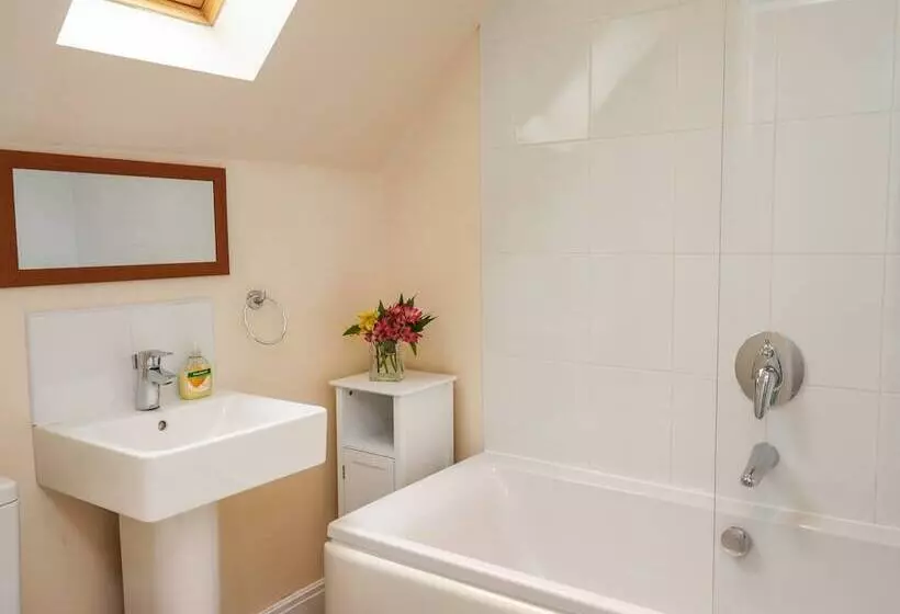 Sleeper Cottage