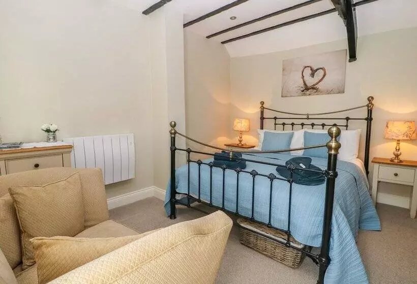 White Swan Cottage