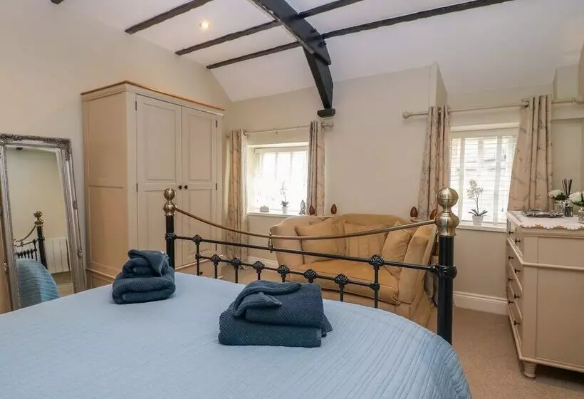 White Swan Cottage
