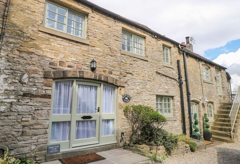 White Swan Cottage