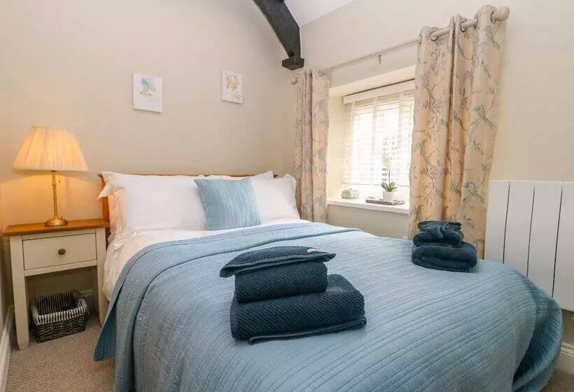White Swan Cottage