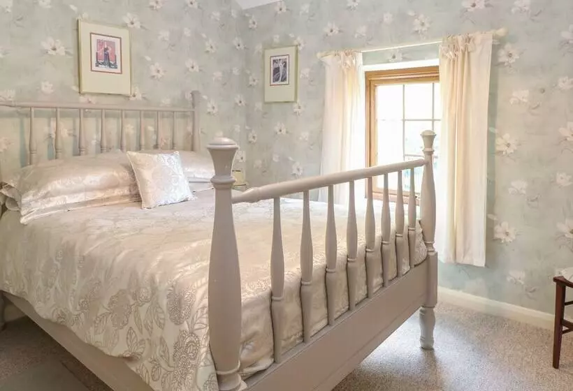 Willow Cottage