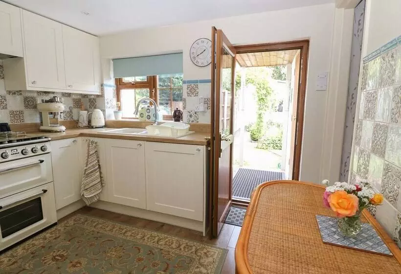 Willow Cottage