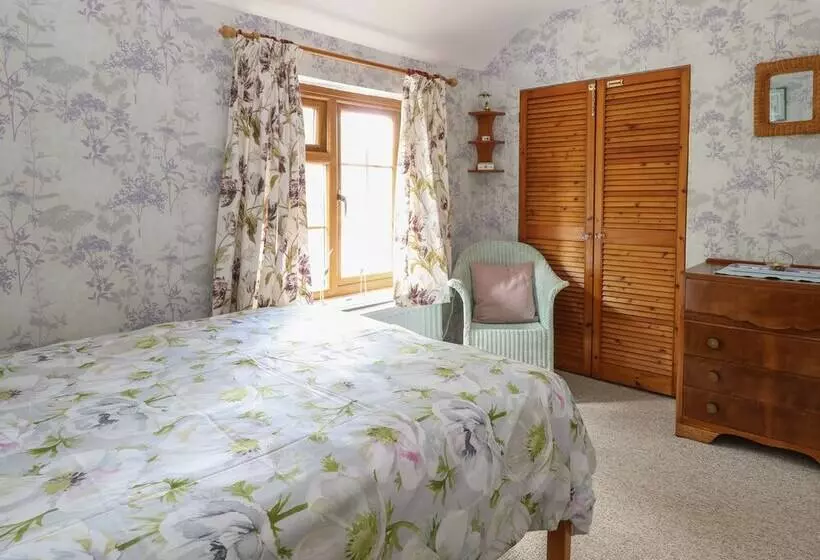 Willow Cottage