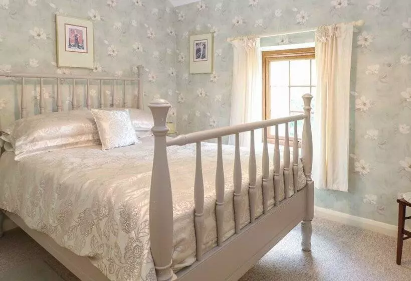 Willow Cottage