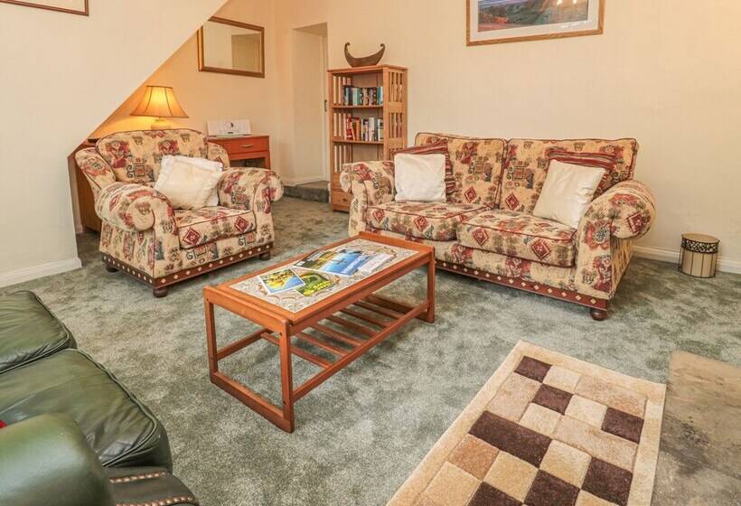 Wordsworth Cottage West