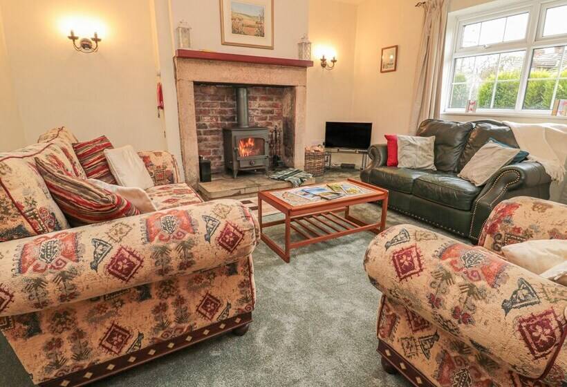 Wordsworth Cottage West