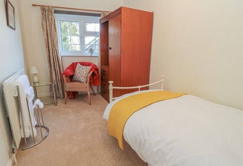 Wordsworth Cottage West