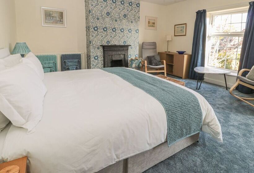 Wordsworth Cottage West