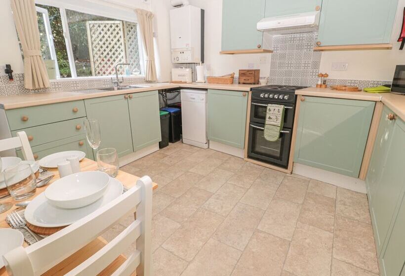 Wordsworth Cottage West