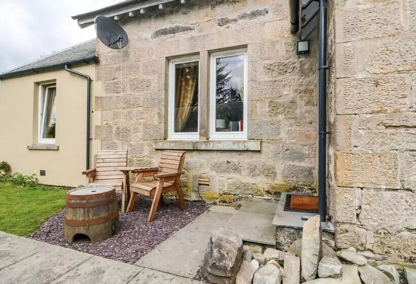 2 Station Cottages