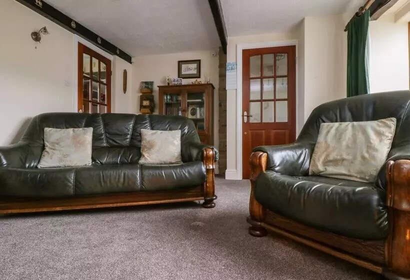 Acorn Cottage