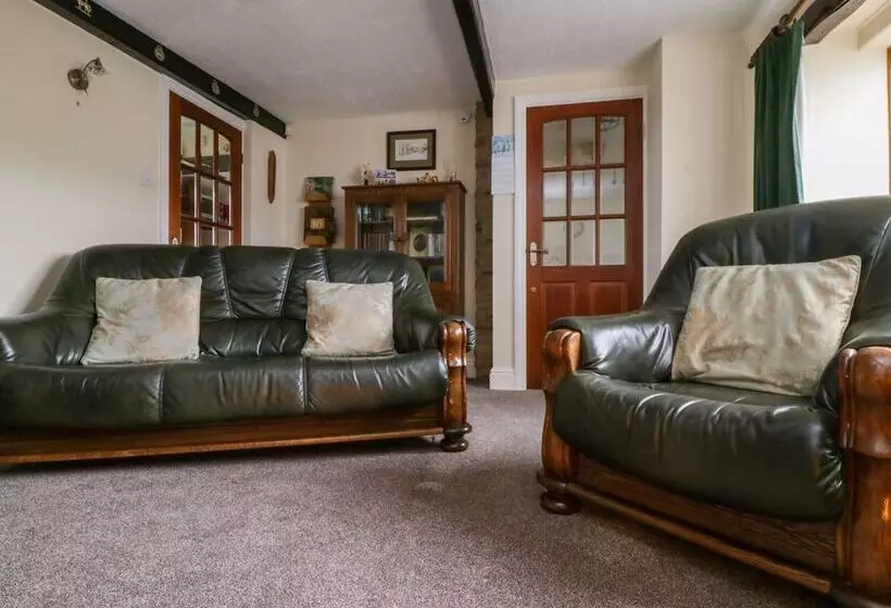 Acorn Cottage