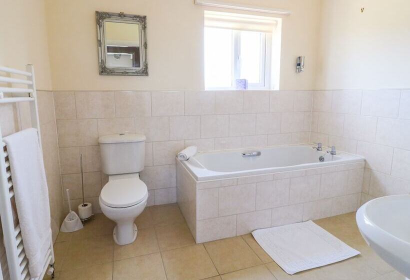 Ardsley Cottage Longford Hall Farm Holiday Cottages