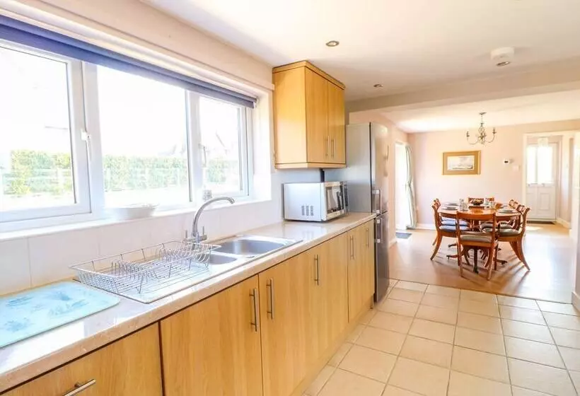 Ardsley Cottage   Longford Hall Farm Holiday Cottages