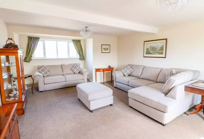 Ardsley Cottage   Longford Hall Farm Holiday Cottages
