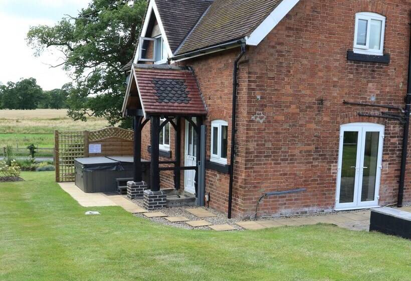 Ardsley Cottage Longford Hall Farm Holiday Cottages