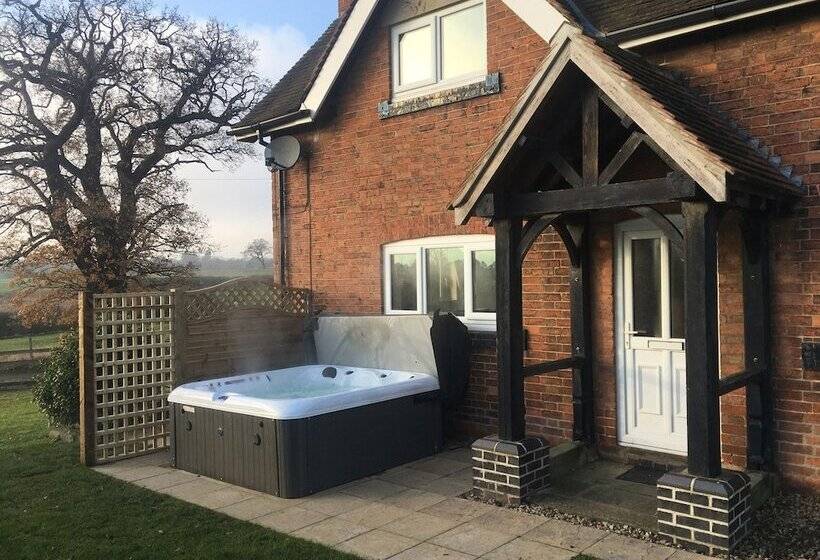 Ardsley Cottage Longford Hall Farm Holiday Cottages