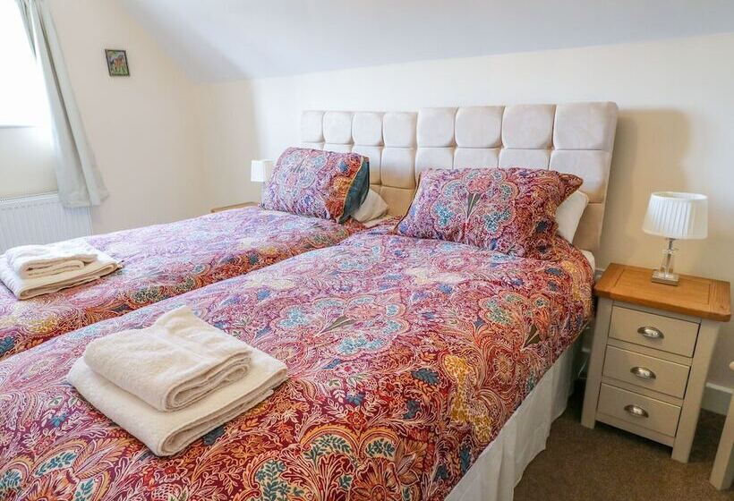 Ardsley Cottage Longford Hall Farm Holiday Cottages
