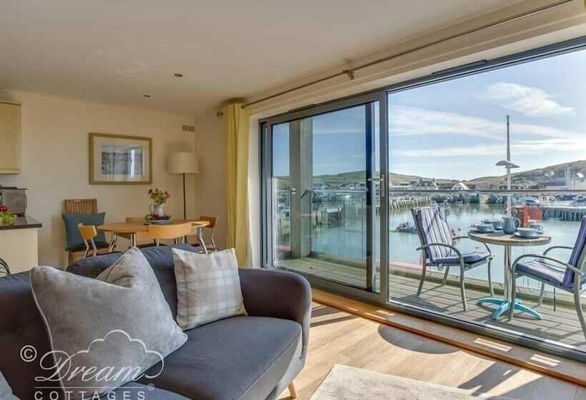 Harbour View Apartment