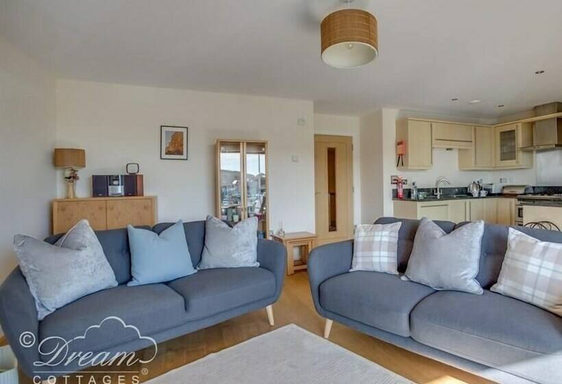 Harbour View Apartment