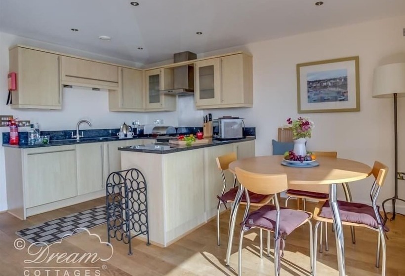 Harbour View Apartment