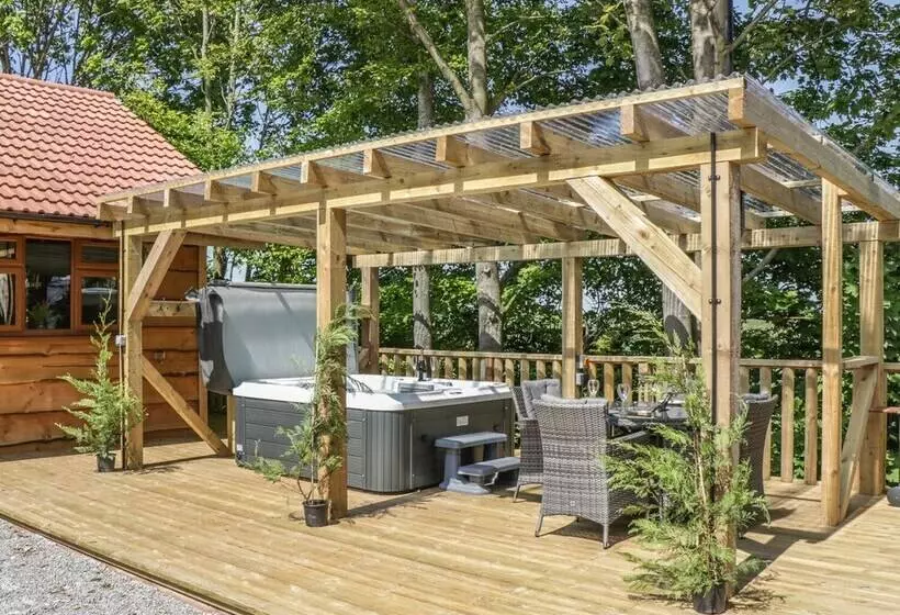 Oak Lodge