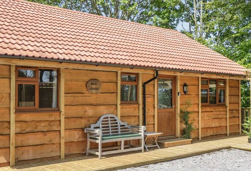 Oak Lodge
