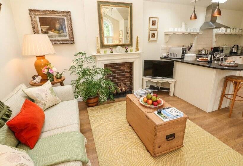 The Coach House At Pendower House