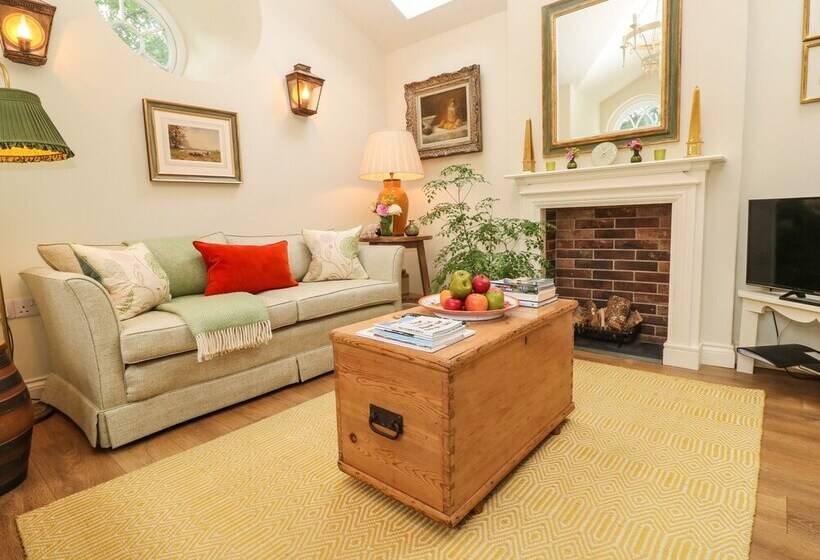 The Coach House At Pendower House