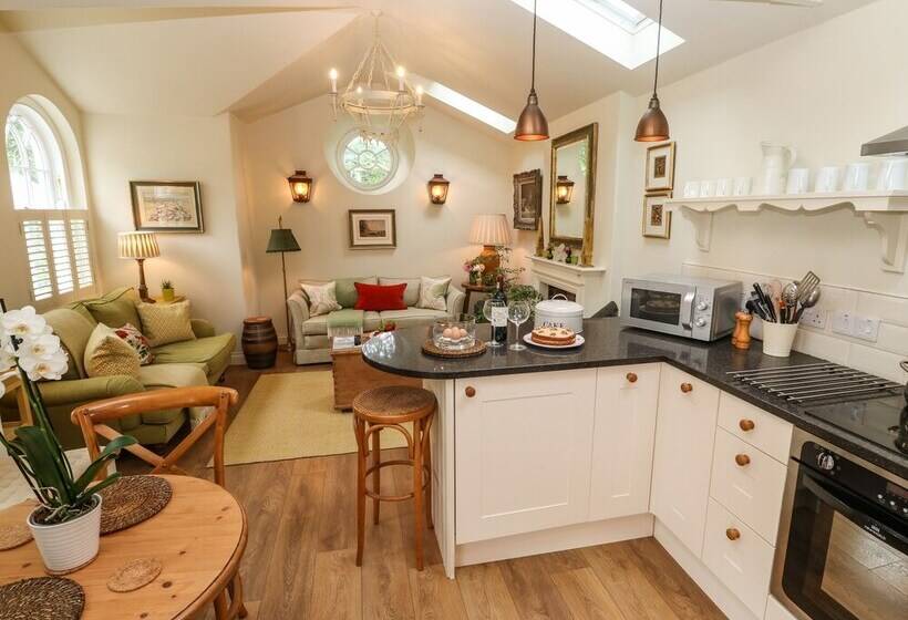 The Coach House At Pendower House