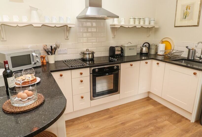 The Coach House At Pendower House