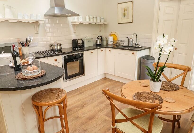 The Coach House At Pendower House