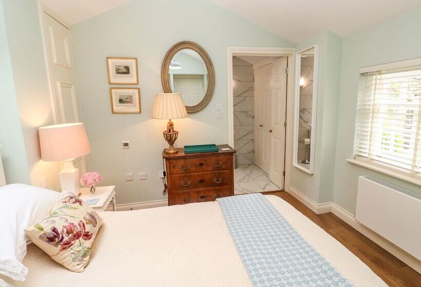 The Coach House At Pendower House