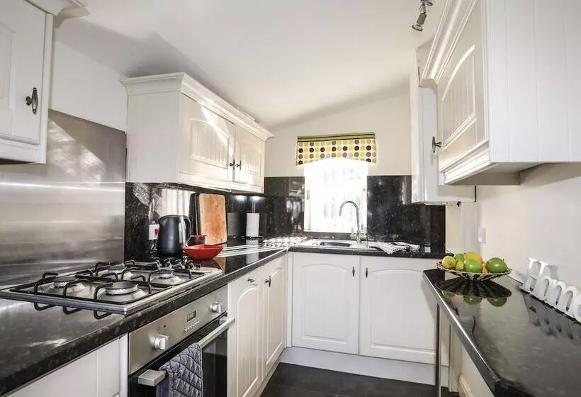 Tyn Towyn   Bwthyn Haf