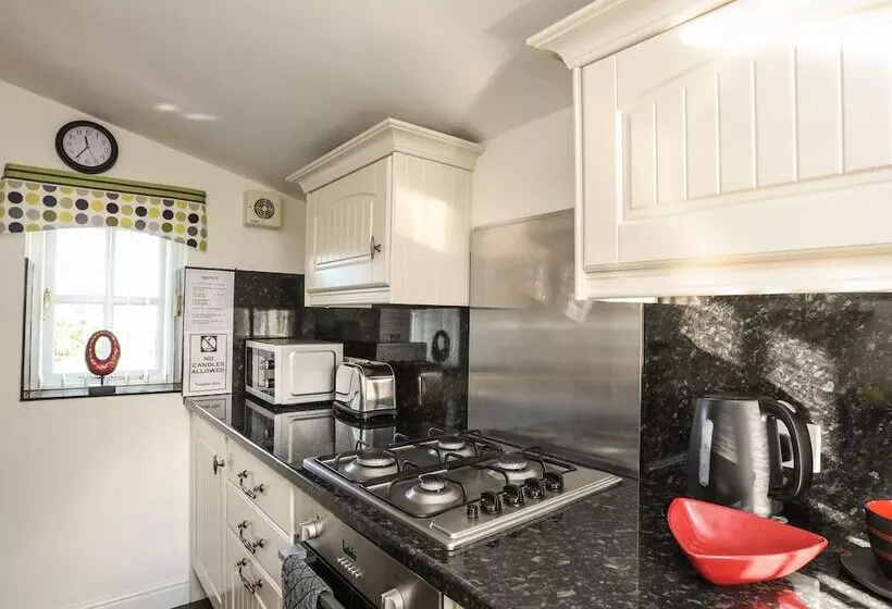 Tyn Towyn   Bwthyn Haf