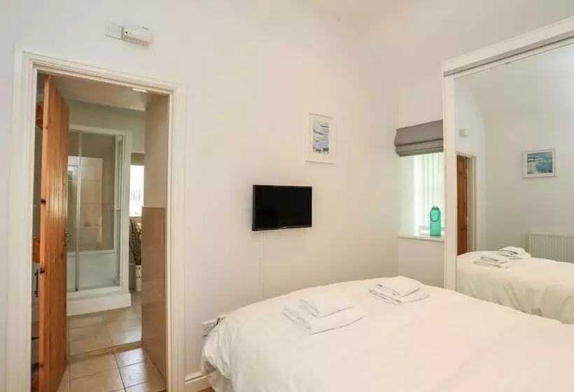 Tyn Towyn   Bwthyn Haf