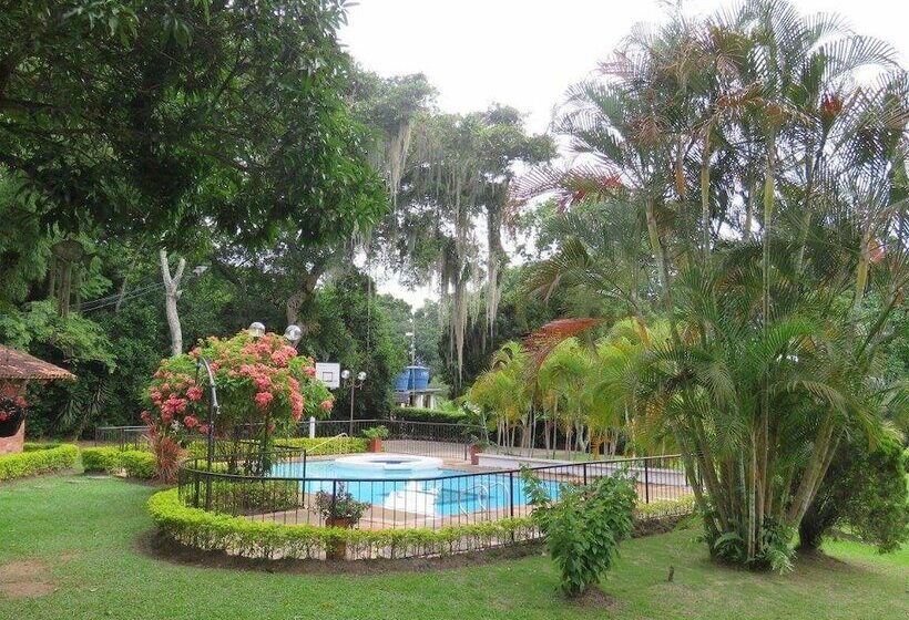 Bed and Breakfast Campestre Nukak Travellers Club