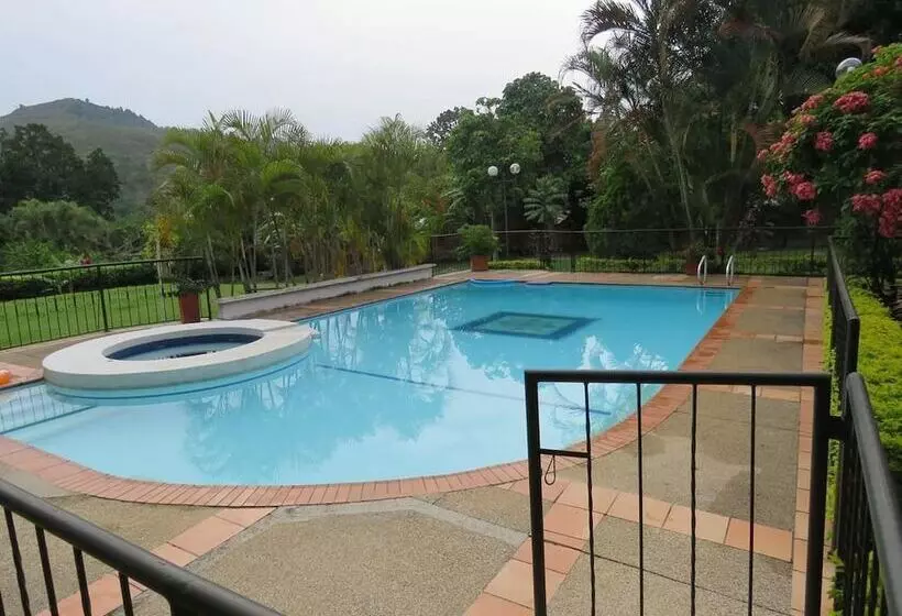 Aamiaismajoitus (B&B) Campestre Nukak Travellers Club